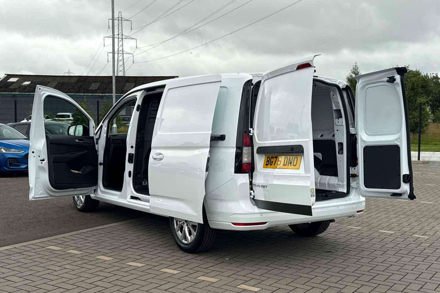 Ford TRANSIT CONNECT Photo 6