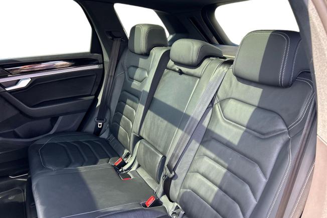 VOLKSWAGEN Touareg Photo 9