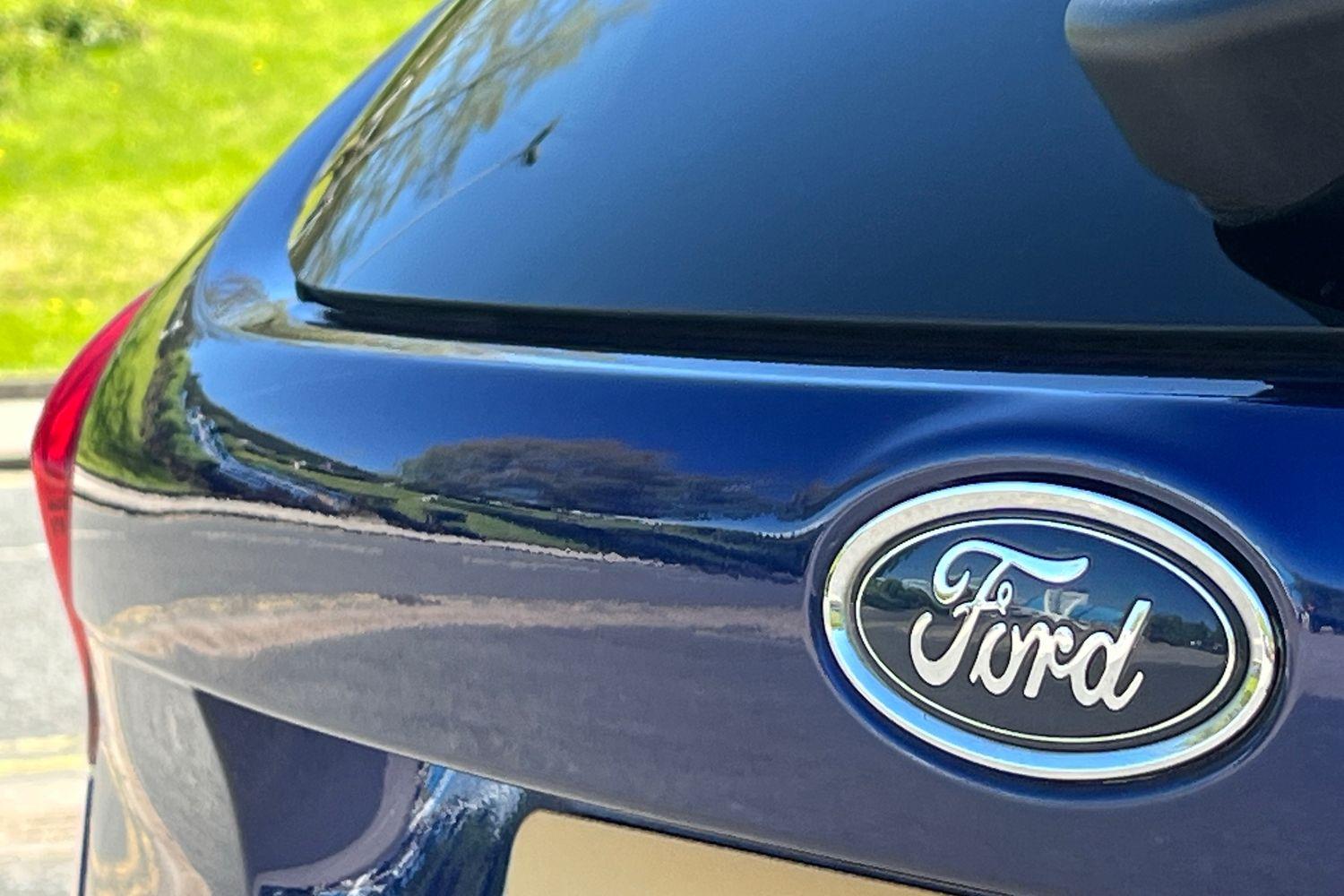 Ford FOCUS Photo 39