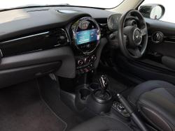 MINI Hatch Photo 2