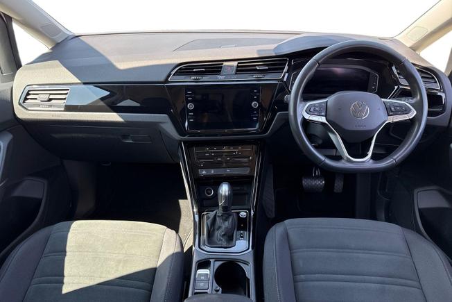 VOLKSWAGEN Touran Photo 10