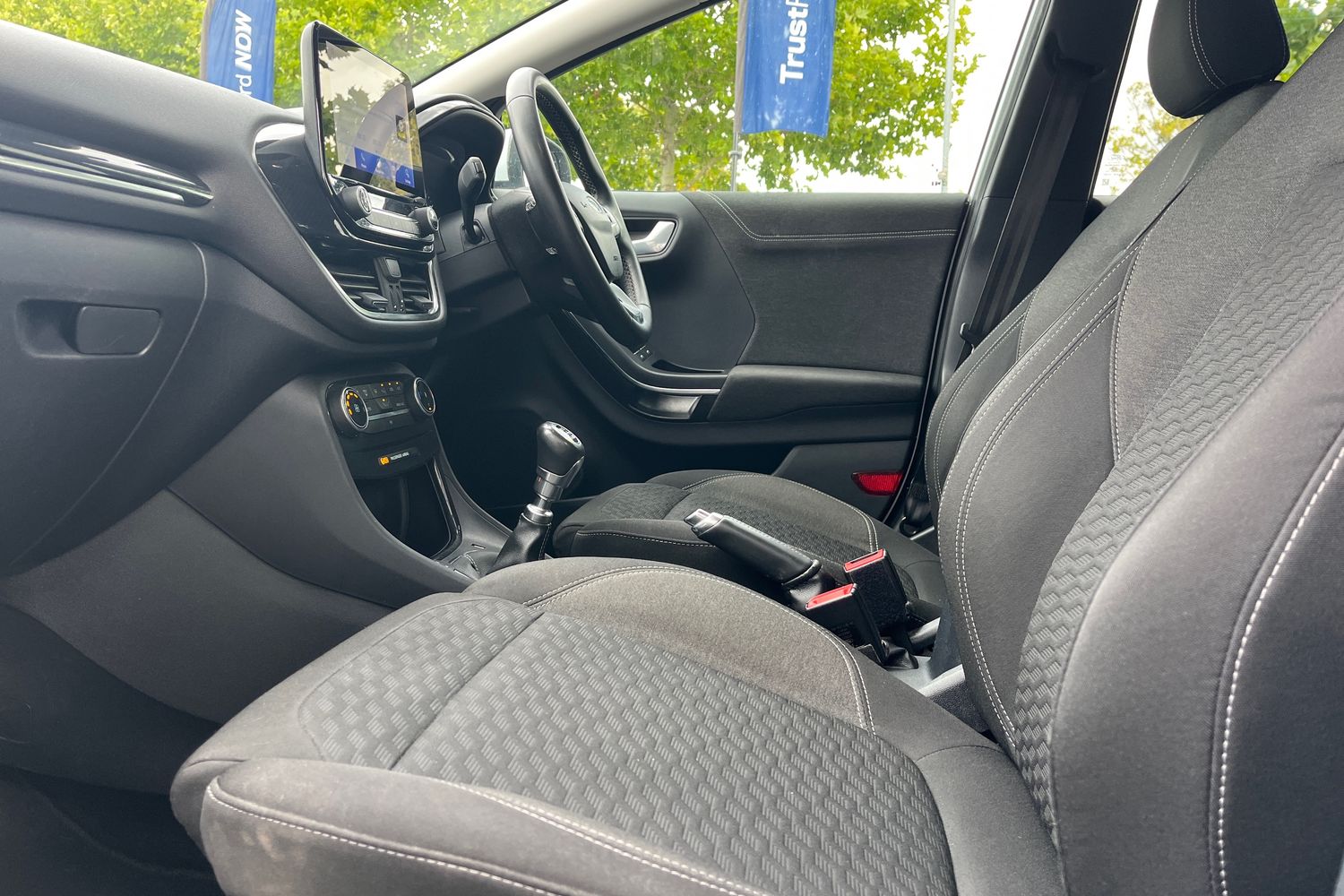 Ford PUMA Photo 17