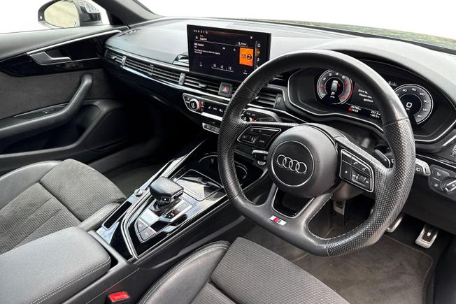 AUDI A4 Avant Photo 6