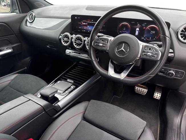 MERCEDES-BENZ GLA Photo 6