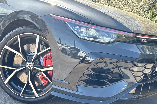 VOLKSWAGEN Golf Photo 51