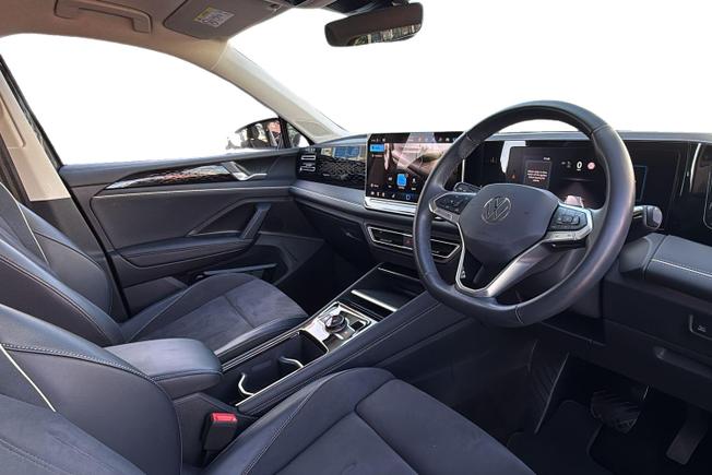 VOLKSWAGEN Tiguan Photo 6
