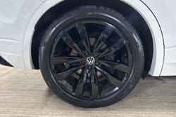 VOLKSWAGEN Touareg Photo 5