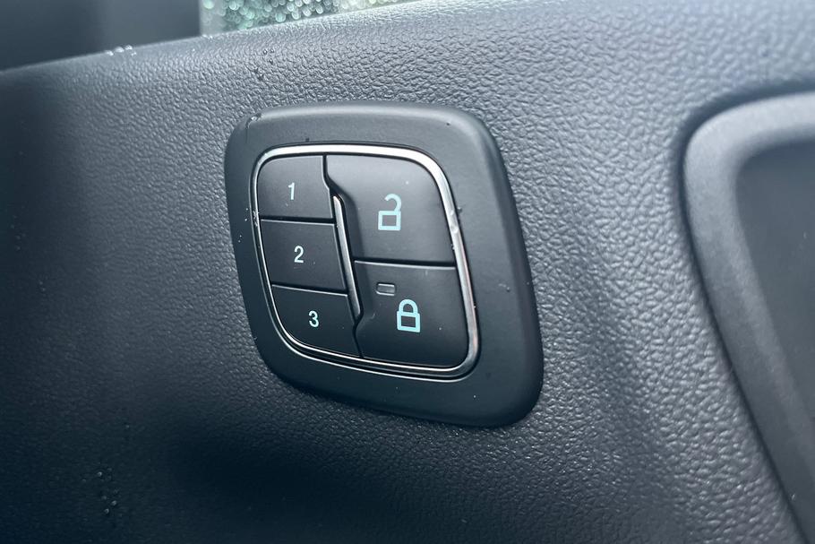 Used Ford KUGA AO25KVC 29