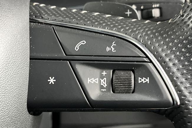 AUDI Q3 Photo 17