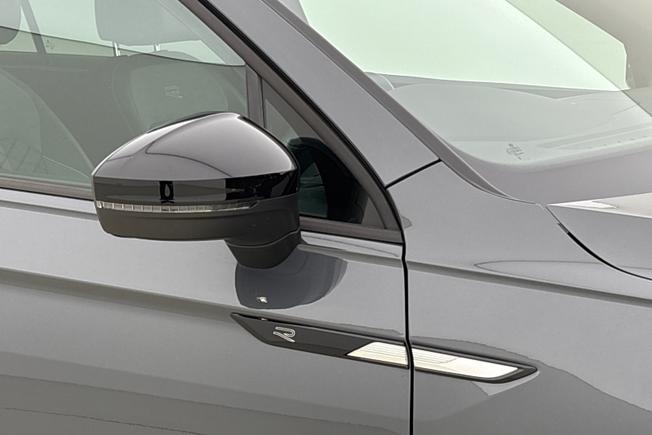 VOLKSWAGEN Tiguan Photo 20