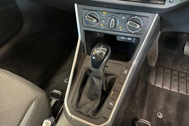 VOLKSWAGEN Polo Photo 15