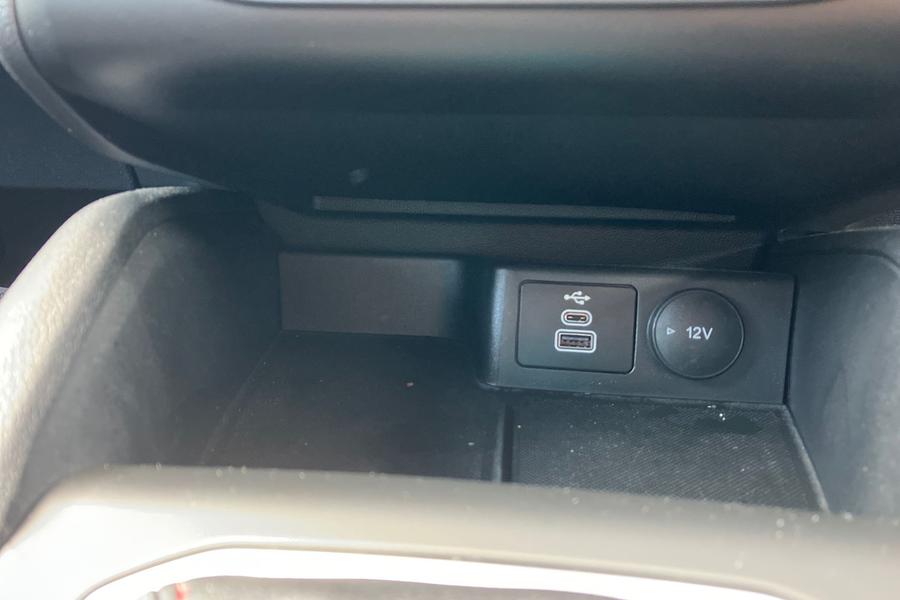 Ford FOCUS Photo autoimg-7fb69e5dd9d4265eea191b0a48c5d0b433e5b55f.jpg