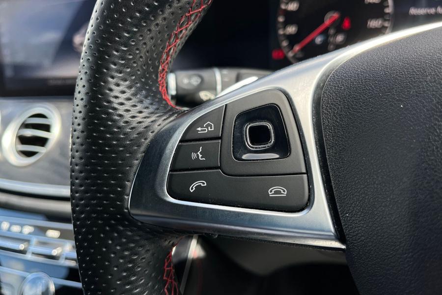 Mercedes-Benz E CLASS Photo autoimg-7fb840d9ec79dc9474132dd956cc59d1f103e5f3.jpg