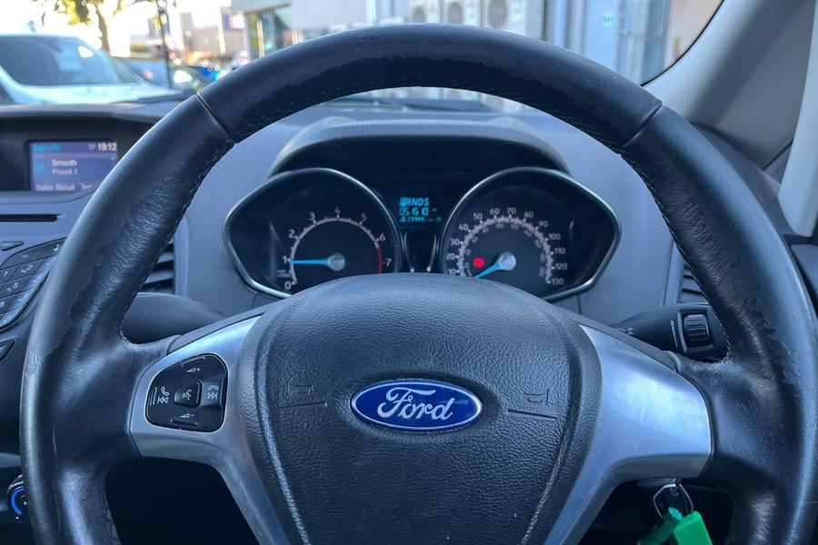 Ford ECOSPORT Photo autoimg-7fb8861e026e609fbff1f32d6e7a4ea6871e0737.jpg
