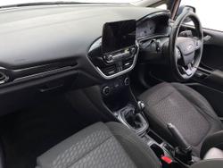 FORD Fiesta Photo 2