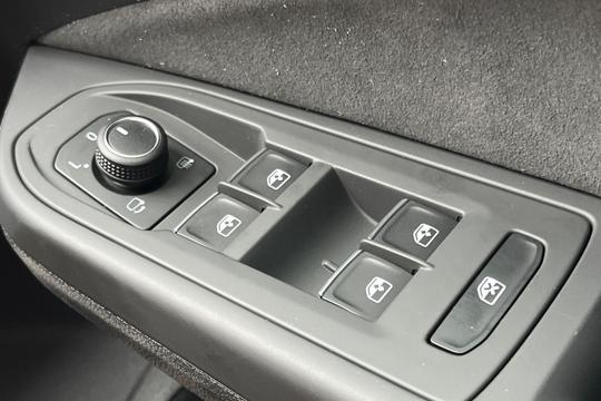 Volkswagen Golf Photo autoimg-7fc26e7ca33a60a2efd81e53821b32151c802cf7.jpg
