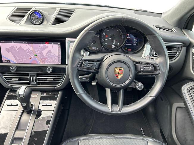 PORSCHE Macan Photo 11