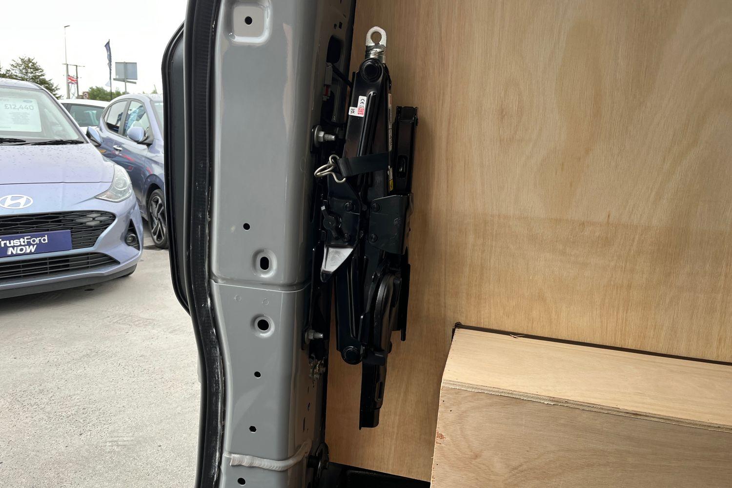 Ford TRANSIT CUSTOM Photo 14