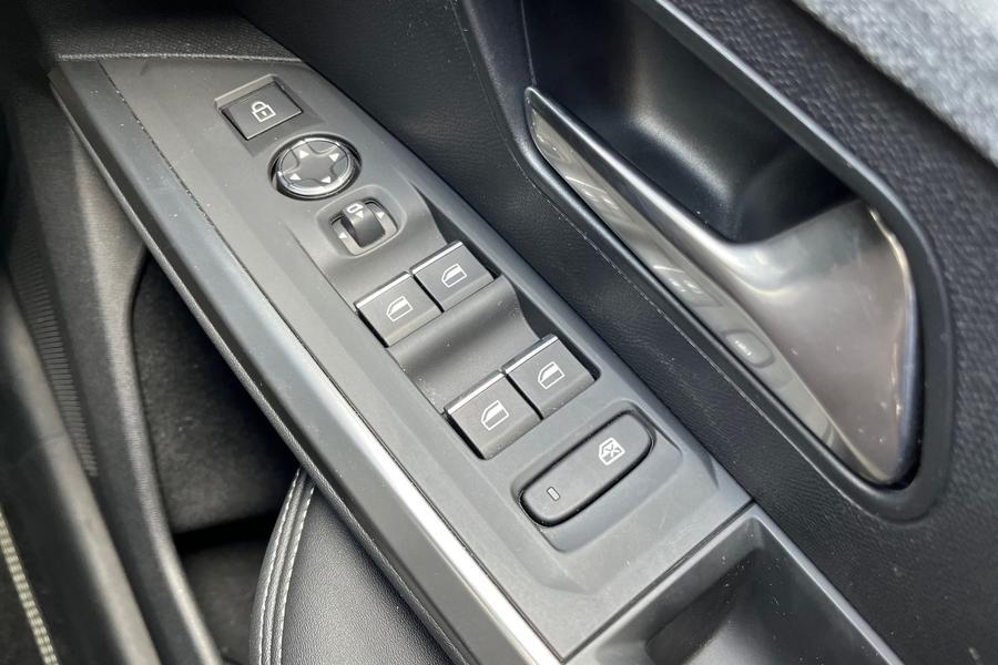 Peugeot 3008 Photo autoimg-7fcd6376740e9fc0b6a8e56f60b8684fa6d94490.jpg