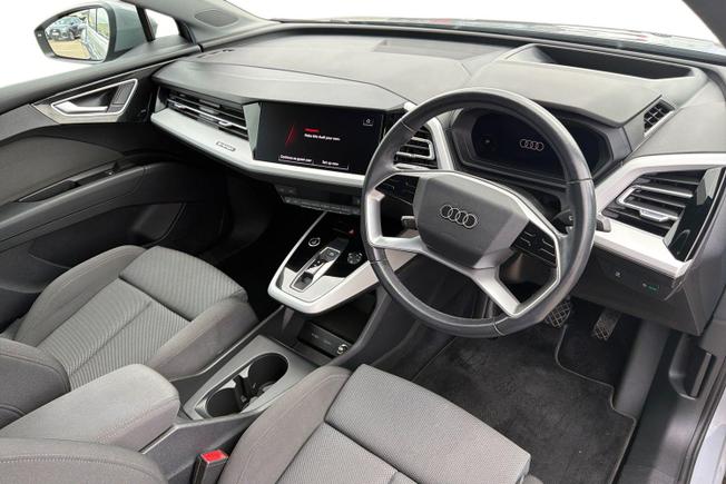 AUDI Q4 E-Tron Photo 6