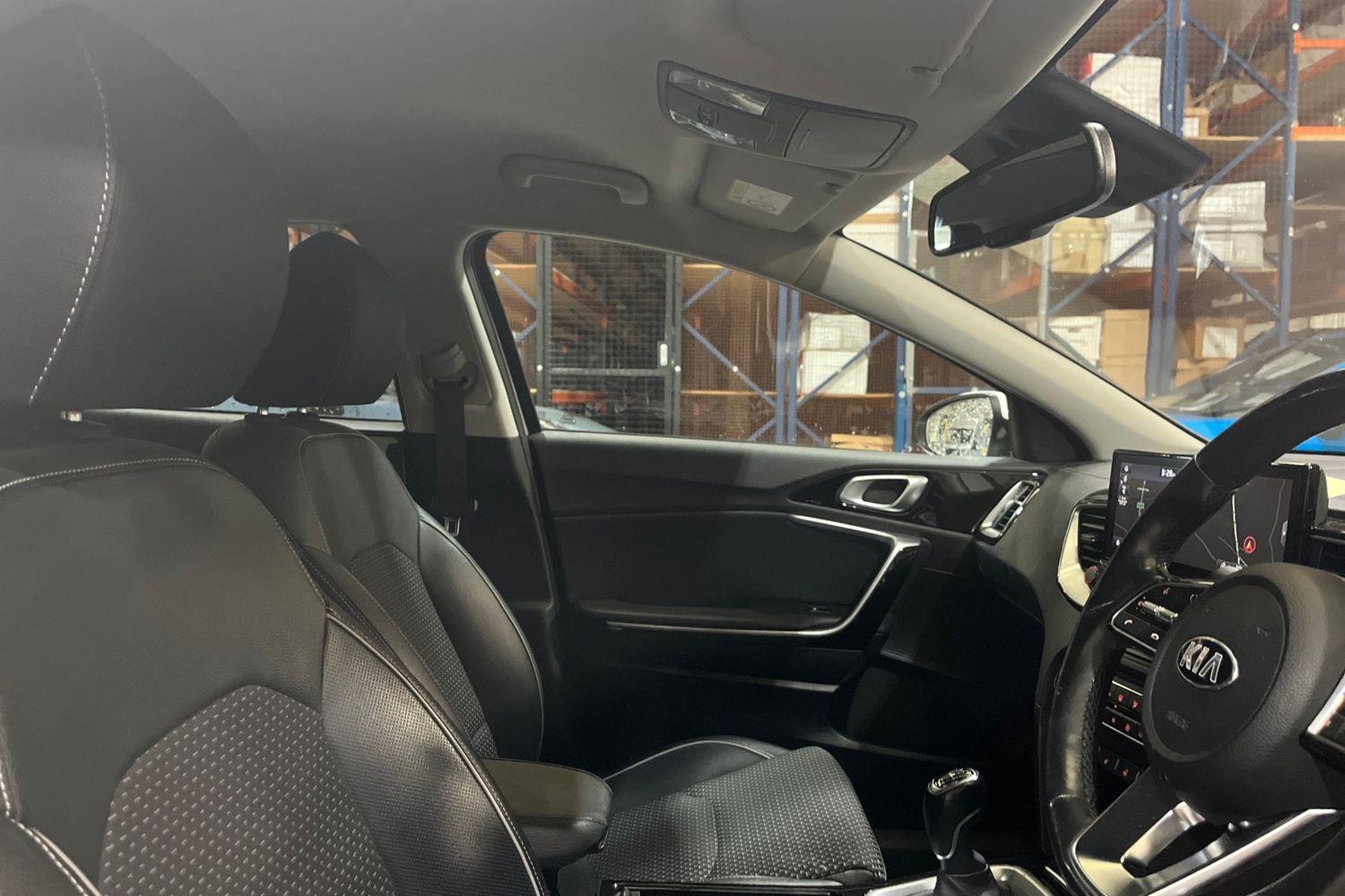 Kia XCEED Photo 16