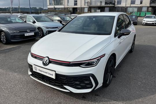 Volkswagen Golf Photo autoimg-7fdee27496e132948cb5177655ddd74d01fe5bef.jpg