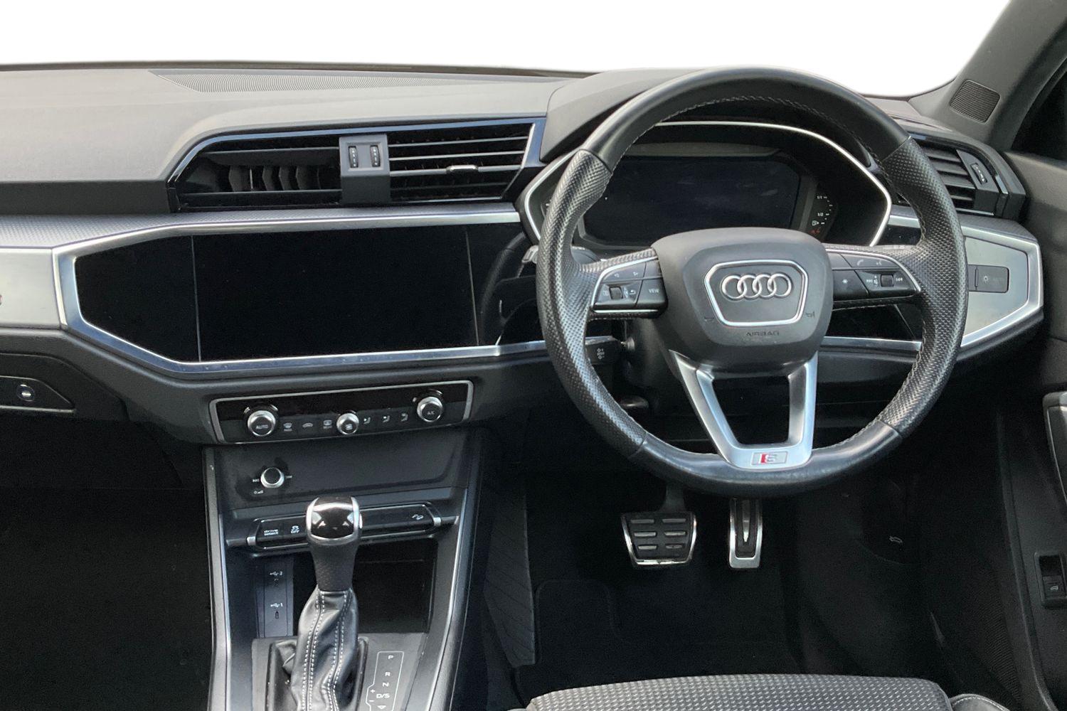 Audi Q3 Photo 10