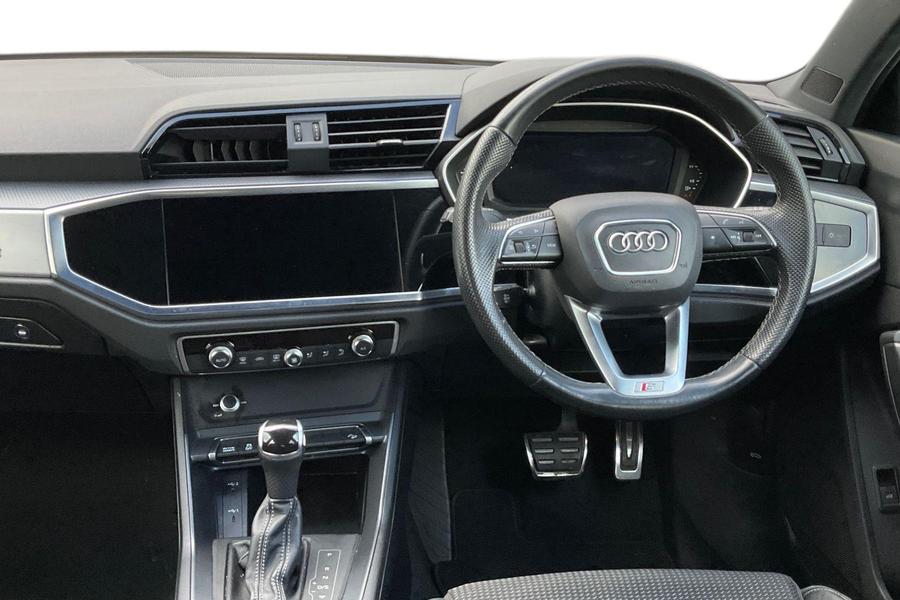 Audi Q3 Photo autoimg-7fdfa34f1a665370a53a7634b9e89b706912b1be.jpg