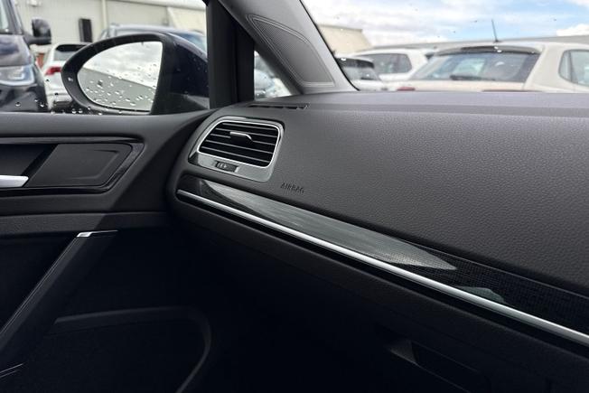 VOLKSWAGEN Golf Photo 30