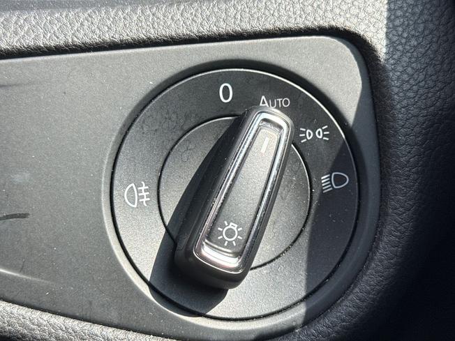 VOLKSWAGEN Golf Photo 31