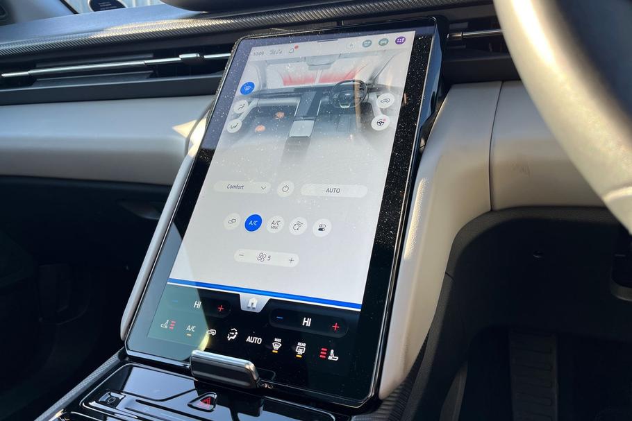 Used Ford Explorer 29