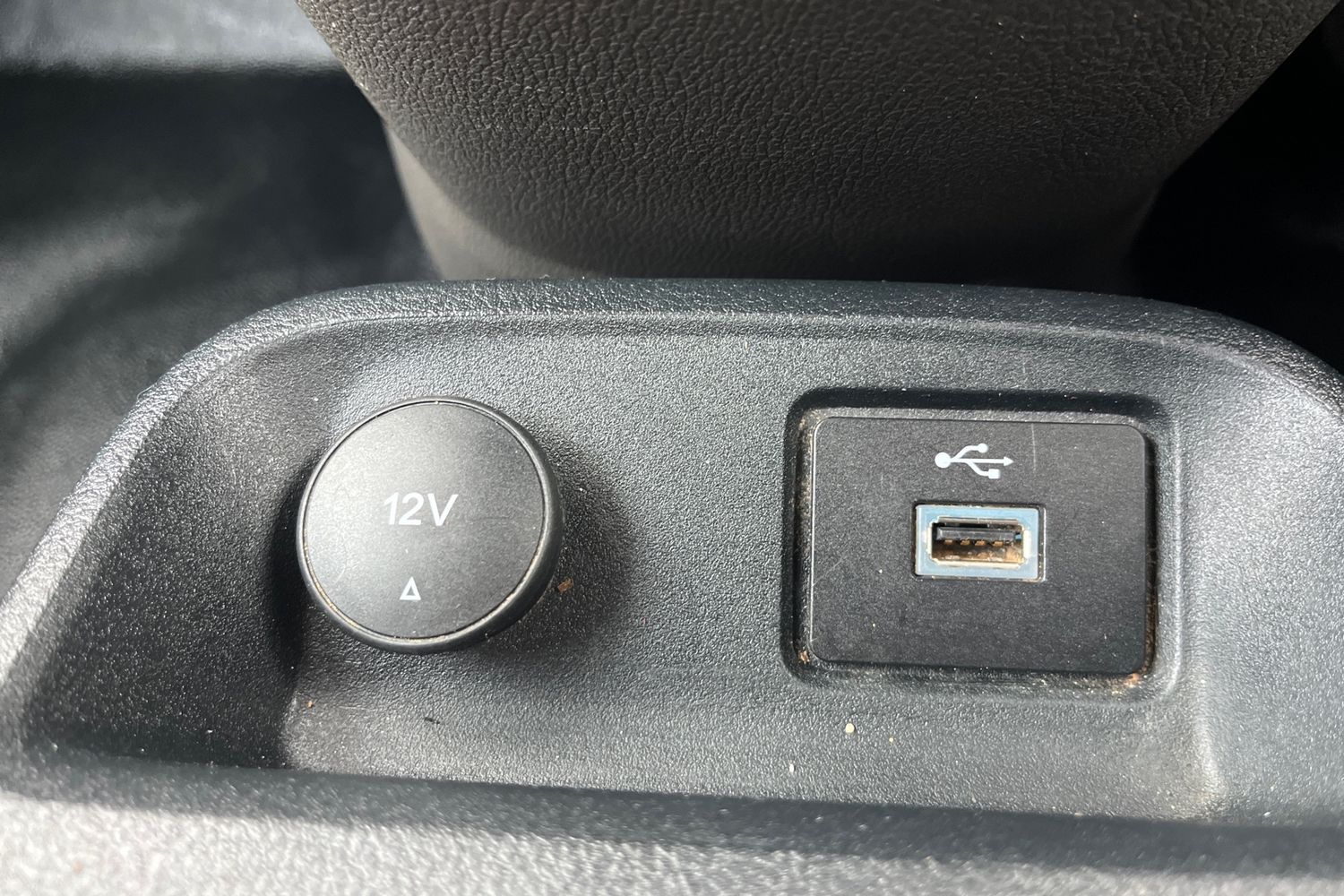 Ford TRANSIT CONNECT Photo 15