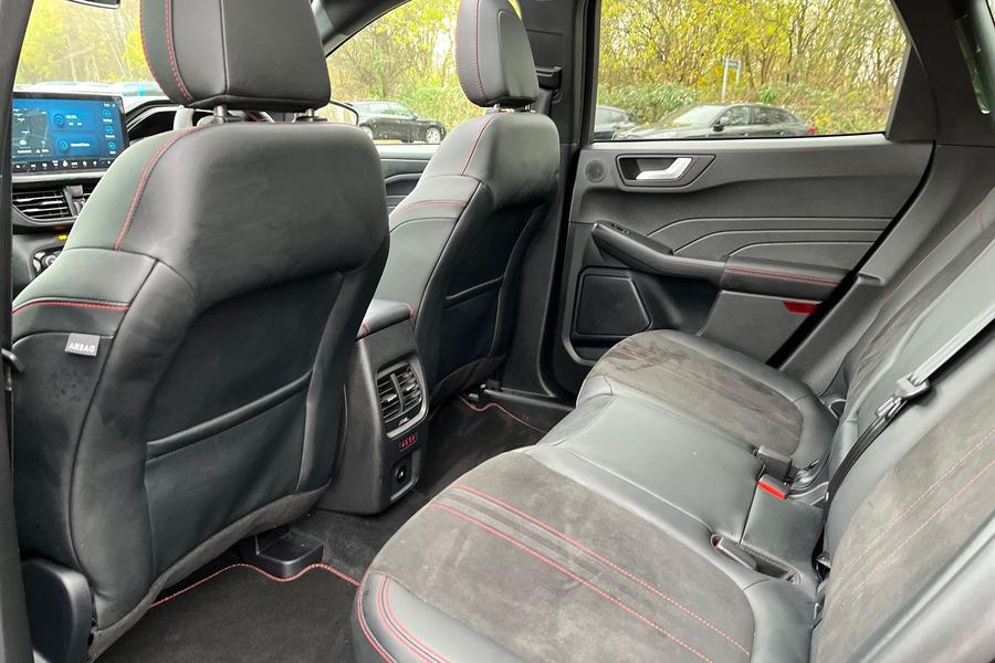 Ford KUGA Photo autoimg-7fedd3163c26cfa08f58c68b2c0c9fac35d4a600.jpg