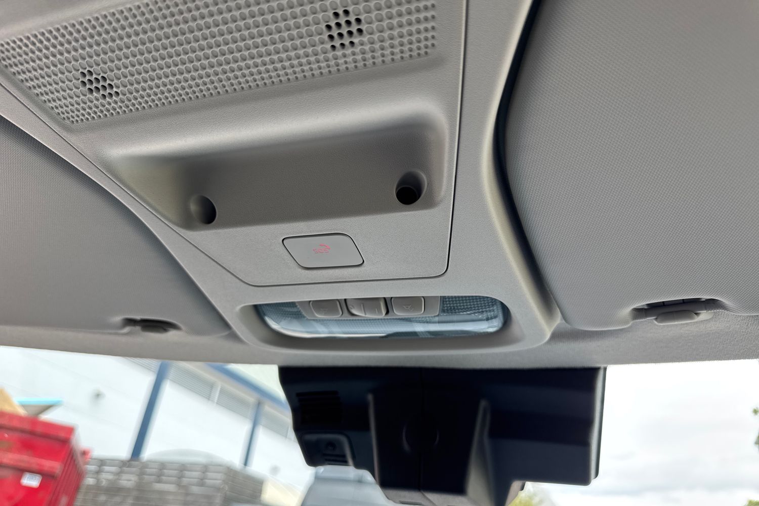 Ford E-TRANSIT COURIER Photo 39