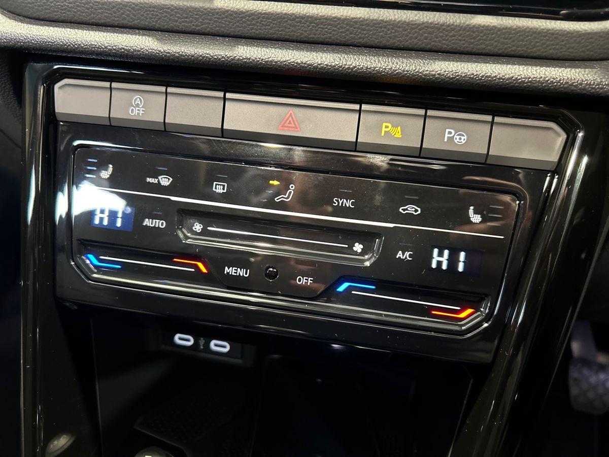 Volkswagen T-Roc Photo autoimg-7ffa3719abc64599f347a3a3033dbf9664095d4a.jpg