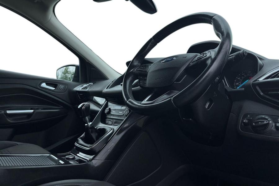 Ford KUGA Photo autoimg-7ffa784501cc47061ba4a5016d6767f60ef09fec.jpg