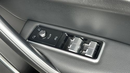 Jaguar F-PACE Photo autoimg-7ffafd2dcab94a17b217c37036bfd9ae18ba716b.jpg