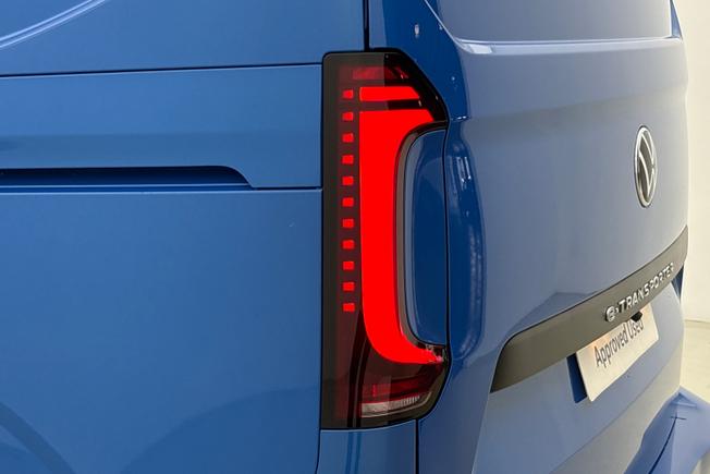 VOLKSWAGEN e-Transporter Photo 18