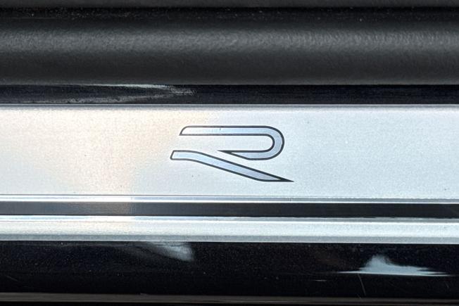 VOLKSWAGEN T-Roc Photo 29