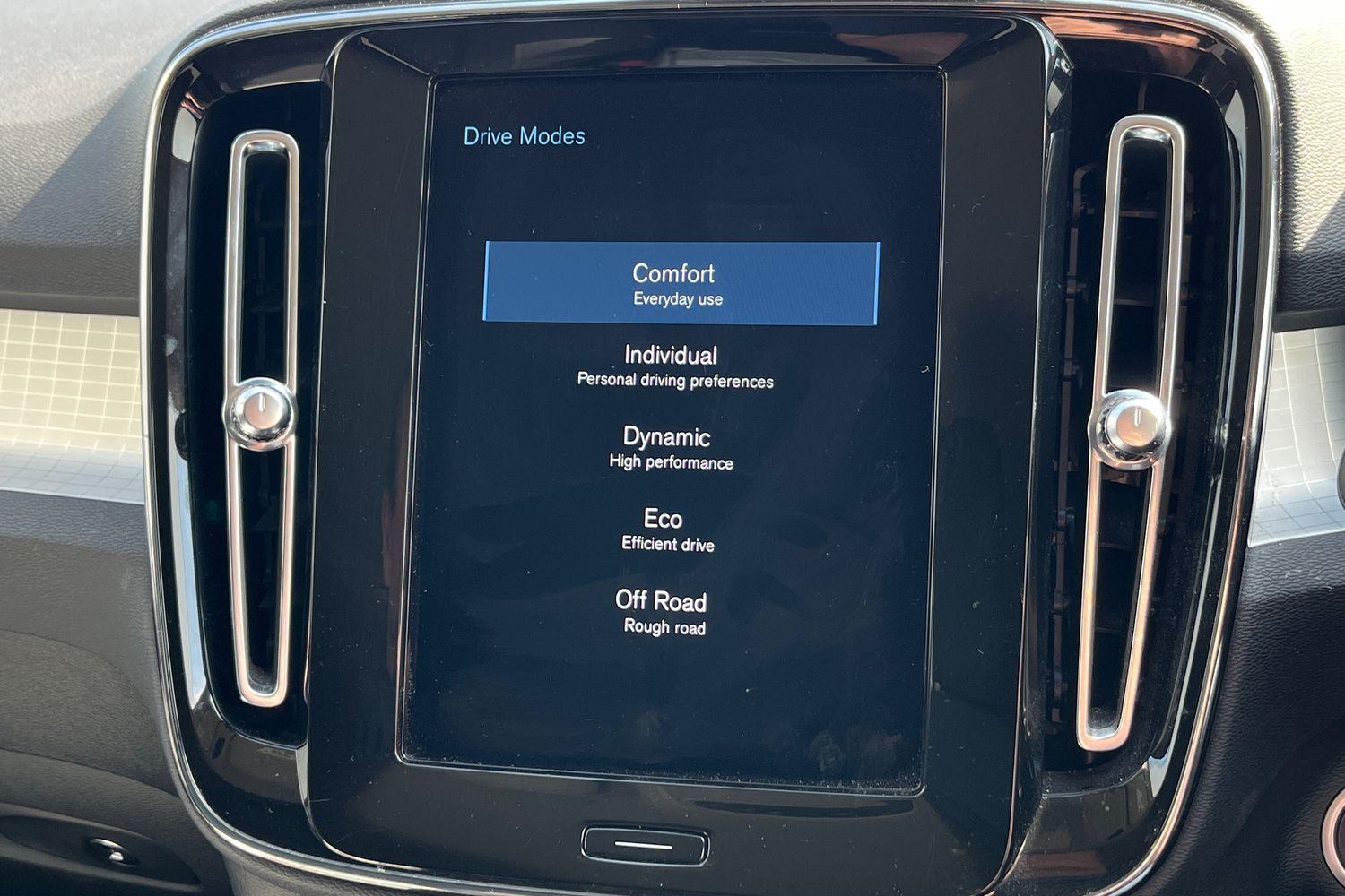 Volvo XC40 Photo 34