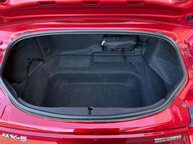 MAZDA MX-5 Photo 12