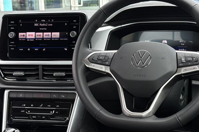 Volkswagen T-Roc Photo 36