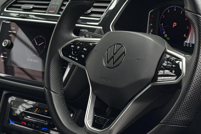 VOLKSWAGEN Tiguan Photo 38