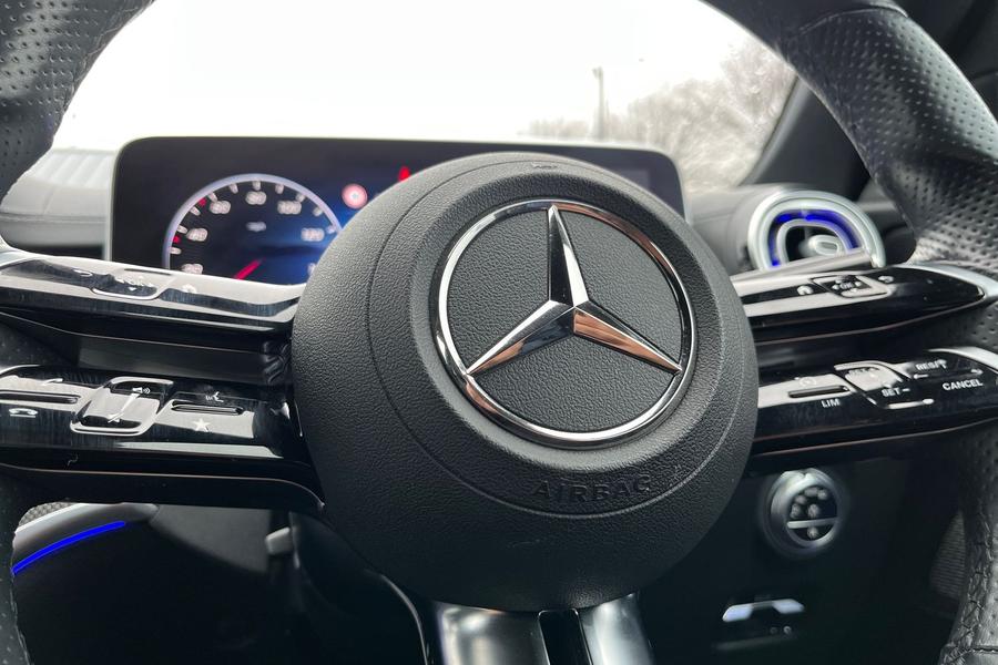 Mercedes-Benz C CLASS Photo autoimg-8011213e7d676dc5205616c33c0da432bc9f1320.jpg