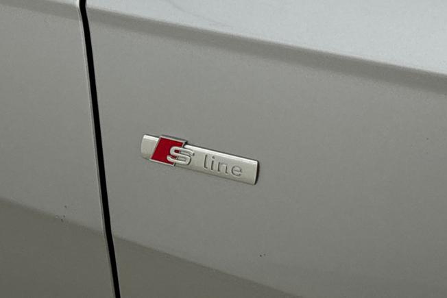 AUDI A6 Photo 21
