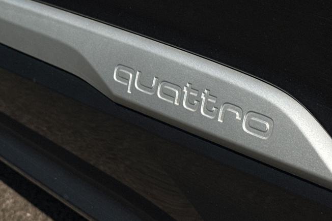 AUDI Sq7 Photo 47