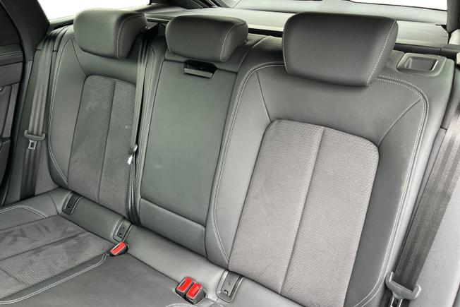 Audi A6 Avant Photo 9