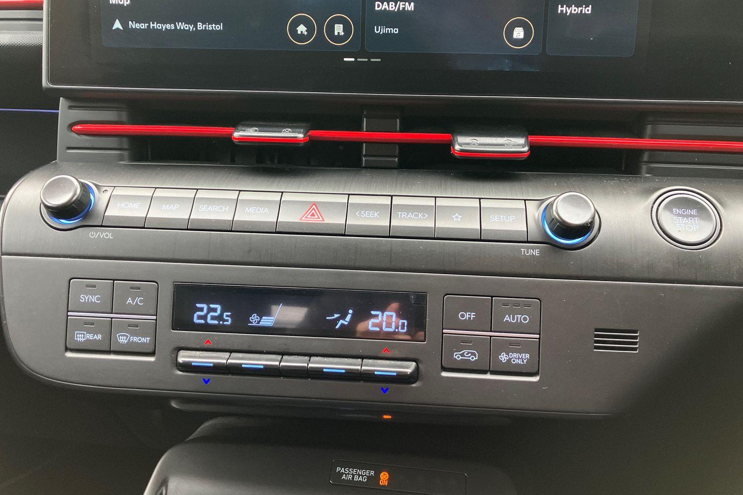 Hyundai KONA Photo 25
