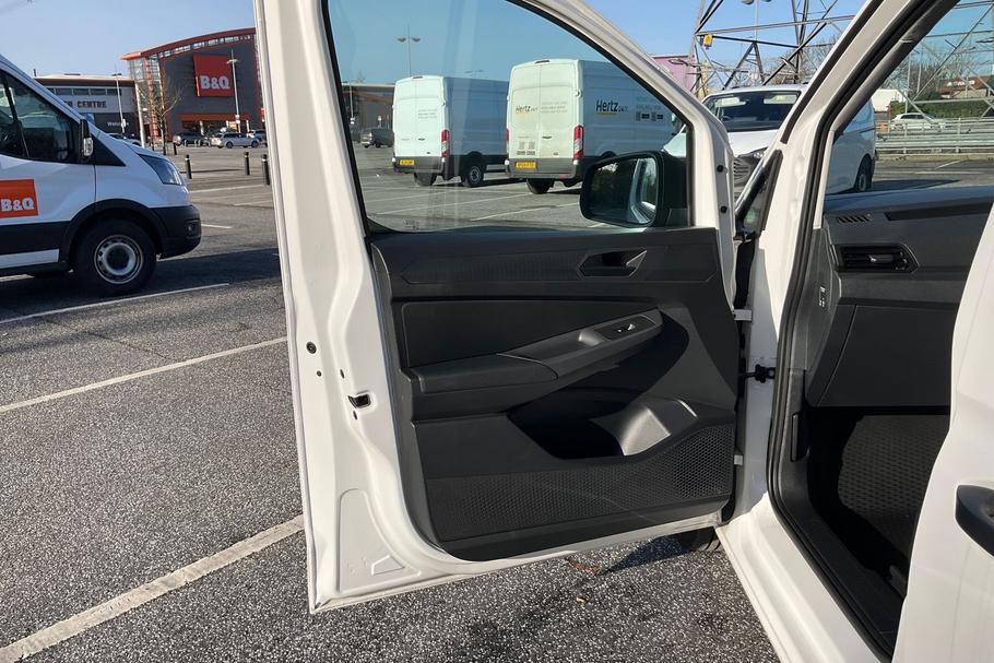 Used Volkswagen CADDY MAXI VK74JXB 17