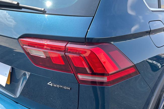 VOLKSWAGEN Tiguan Photo 18